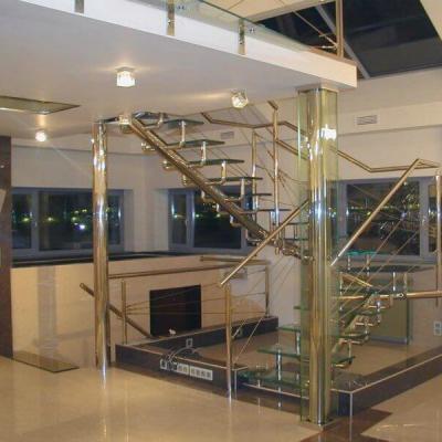 Установка лестниц со стеклянными ступенями от компании Альянс Пермь